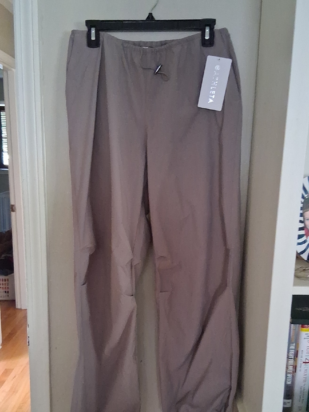 NWT Athleta Midday Low Rise Pant XS